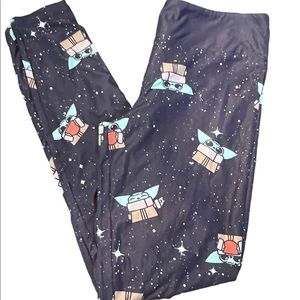 Disney Grugrow/Star Wars Leggings- like new condition- Size M